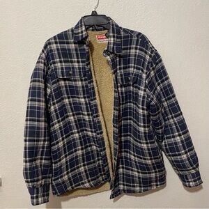 Men’s Wrangler Plaid Long Sleeve Shacket W/ Sherpa Lining Size M Blue